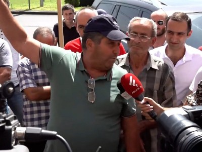 Մենք կաշառքը՝ ՔՊ-ին 65 տոկոսը, տվել ենք, ո՞ւր են մեր հողերը. ափաշքարա խաբեցին. Հաղթանակ թաղամասի բնակիչ