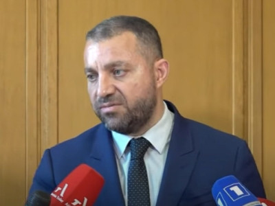 Economy minister: About 262,000 tourists arrived in Armenia in August this year compared to 288,000 of last year