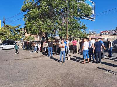 Yerevan’s Surmalu and Petak shopping markets’ workers staging protest