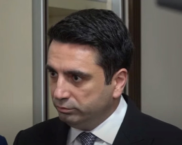 Իշխան Սաղաթելյանին իր գործընկերները տարան և «փուռը տվեցին», նրան այլևս լուրջ չեմ վերաբերվում․ Ալեն Սիմոնյան