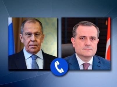 Russian and Azerbaijani FMs hold phone talks