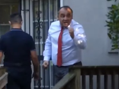 Azerbaijan embassy representative in US curses at Armenian women, tears protesters’ banner