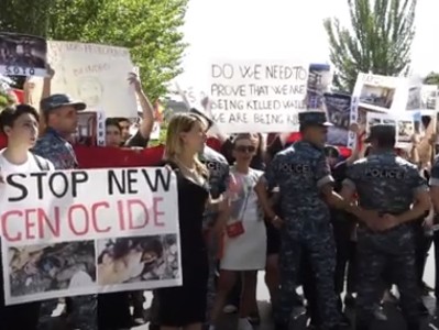People protest in Yerevan amid Nancy Pelosi's visit