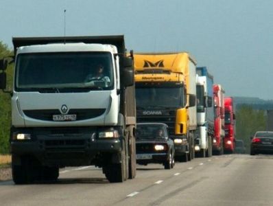 Kazakhstan to detain Russian trucks with goods from EU