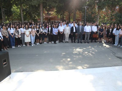 Երդվում ենք վառ պահել նահատակված ուսանողների հիշատակը․ արարողություն Արցախի պետհամալսարանում