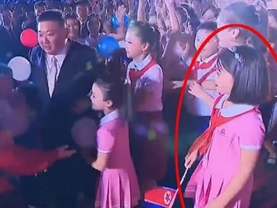 Kim Jong-un shows his alleged daughter for first time