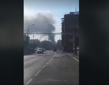 В Ереване горит недостроенное здание на проспекте Аршакуняц