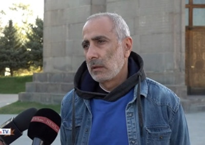 Fallen soldiers’ relatives spend night at Yerevan military pantheon