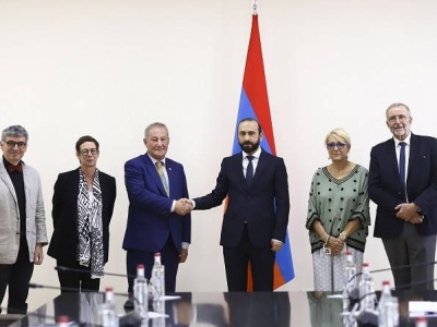 FM Mirzoyan meets with France-Armenia friendship group delegation of French Senate