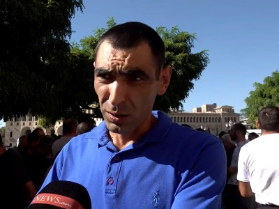 Եթե էլի մեզ ասելու են՝ 120 դրամ կամ ավելի պակաս, կհավաքենք խաղողը, կբերենք այստեղ կլցնենք, թող օգտվեն. խաղողագործ