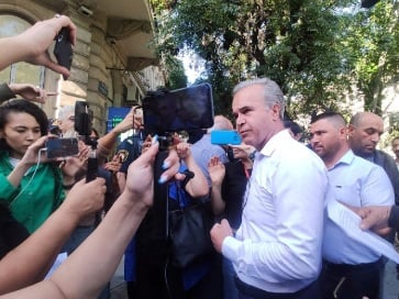 Rally held in front of Iranian Embassy in Baku: Participants chant 'Freedom to South Azerbaijan'