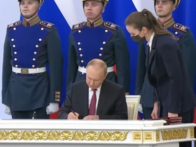 Treaties on annexation of Donbas and other territories to Russia are signed
