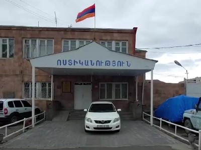 Վարդենիսում կոտրել էին բնակարանի պատուհանի ապակին և տարել տարբեր իրեր ու բջջային հեռախոս