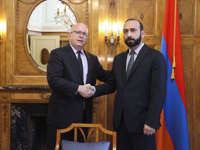 Armenian FM discusses video of execution of Armenian POWs with Philip Reeker