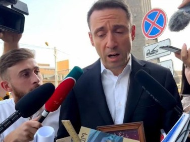 «Իրավունք». Ինչու խնդալու չէ Հայկ Մարությանի ներկայացումը. Զգուշացումներից հետո այն խմբագրվել է
