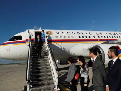 Armenia PM arrives in Prague on working visit