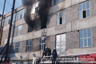 В Ереване в здании кофейного завода вспыхнул пожар