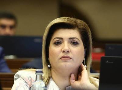 «Հրապարակ». Հովիկ Աբրահամյանի զարմուհին՝ մարզպետի օգնական. Սա վարձատրություն է աջակցության դիմաց