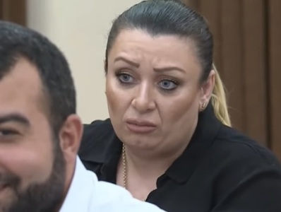На заседании Совета старейшин Еревана призвали проверить на наличии в мэрии вооруженного человека