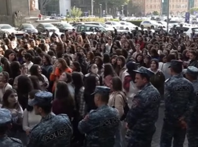Students of Brusov State University hold protest outside building of Ministry of Education and Science of Armenia