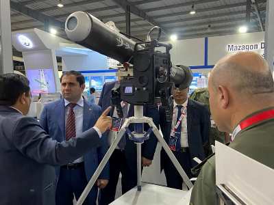 Armenian Defense Minister visits DEFEXPO exhibition in India