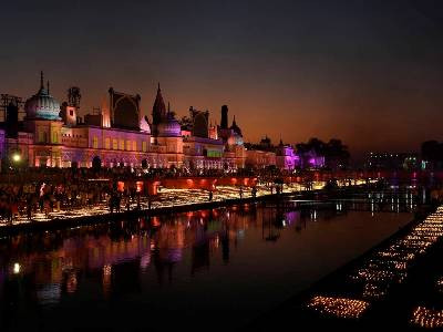 Over 1.5 million light bulbs lit simultaneously in India: New Guinness World Record