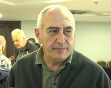 Политтехнолог: Властям Армении придется сделать выбор