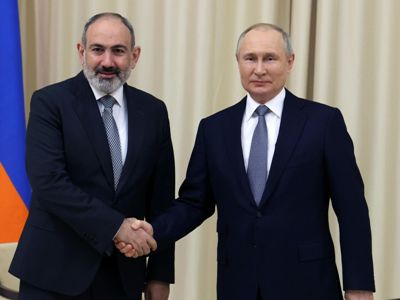 Armenian PM Nikol Pashinyan meets Russian President Vladimir Putin