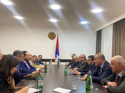 Председатель НС Арцаха провел встречу с группой депутатов Европарламента