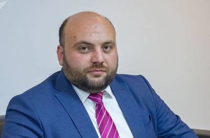 «Hraparak.am»: Руководитель аппарата правящей в Армении партии подал в отставку