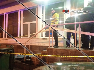 В Ереване молодой мужчина скончался, упав на скользких ступеньках