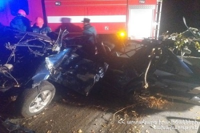 В аварии на автодороге Ереван-Севан погибли двое молодых людей