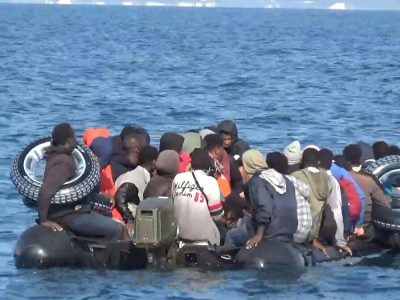 French maritime services rescue more than 140 migrants trying to swim across English Channel