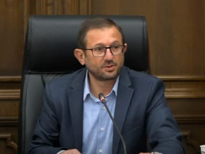 Ընդդիմությունն անհանգստացած եւ վրդովված է լրագրողների հասցեին հնչող սպառնալիքներից. «Հայաստան» խմբակցություն