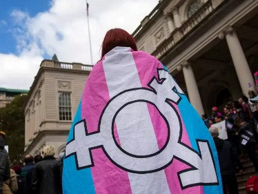 San Francisco decides to pay benefits to transgender people