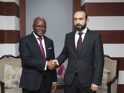 Հայաստանի եւ Բենինի ԱԳ նախարարները քննարկել են առեւտրատնտեսական կապերի զարգացման հեռանկարները