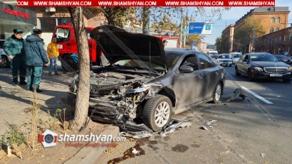 Վերաքննիչ քրեական դատարանի մոտ բախվել են Toyota Camry-ն, Toyota Corolla-ն ու կայանված Opel-ը, կա վիրավոր Shamshyan.com