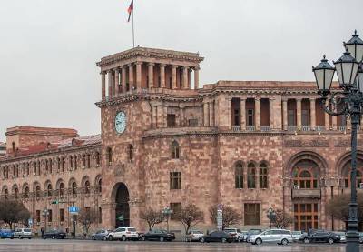 «Հրապարակ». Փաշինյանի աշխատակազմը շարունակում է իր աշխատանքային պայմանները ճոխացնելու «ազգանպաստ» գործունեությունը