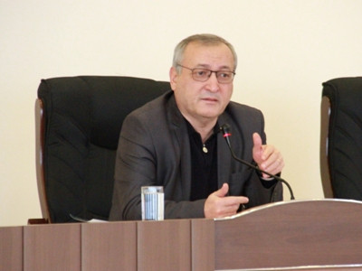 Եթե ընդունեինք սահմանադրական փոփոխությունները, պատմության մեջ կգրեին՝ ընդունեցին մեկ մարդու համար. Արթուր Թովմասյան