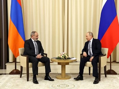 Talks between Pashinyan and Putin start in Yerevan