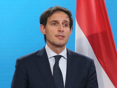 Глава МИД Нидерландов направил письмо в парламент страны в связи с военными преступлениями Азербайджана