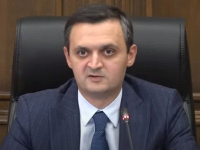 Абсурд: Власти Армении еще думают над тем, освободить ли от обязательного декларирования несовершеннолетних