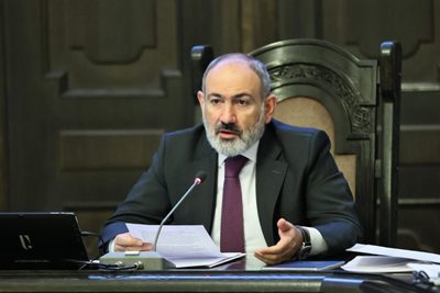 «Ժողովուրդ». Փաշինյանը կուսակցության ներսում վերանայում է իր սիրելիների ու հավատարիմների ցանկը