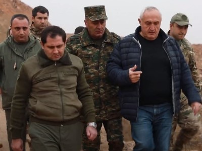 Սուրեն Պապիկյանը՝ ԶՈւ ԳՇ պետի հետ այցելել է N բանակային զորամիավորում