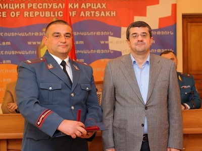 Մասնագիտական օրվա կապակցությամբ Արցախում ոստիկանության մի խումբ ծառայողներ պարգևատրվել են