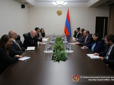 Grigoryan and Reeker discuss formation of international discussion mechanism between Stepanakert and Baku