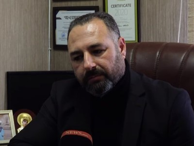 Ոստիկանն ընդունել է, որ բերման ենթարկելն անօրինական էր. Եռաբլուրից ծնողներին բերման ենթարկելու գործով առերեսում է եղել
