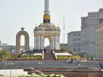 Central Asia trapped between China and the West