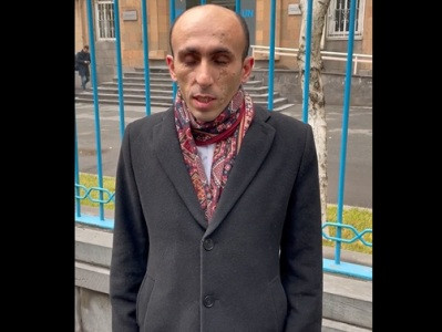 Karabakh state minister’s adviser starts sit-in outside UN office in Armenia