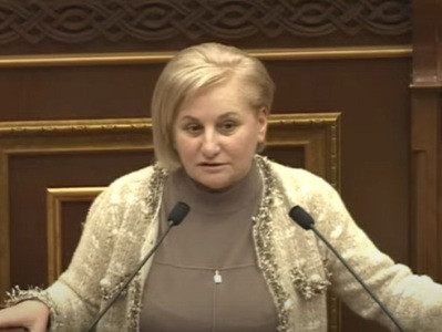 Судьи Конституционного суда Армении Седа Сафарян и Оваким Овакимян принесли присягу